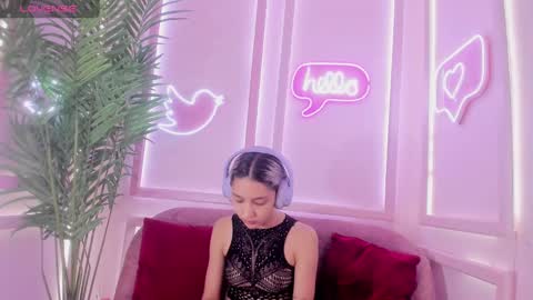 Snapshot of min_minjil chatting on March 3, 11:47 am Minji online show from March 3, 11:47 am