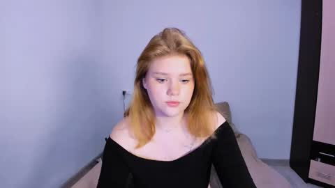 hi Im Mina  online show from November 19, 1:49 am