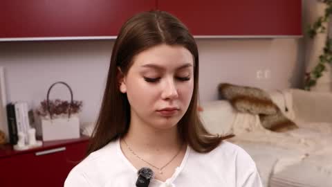 Mindi online show from October 3, 7:46 am