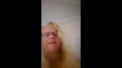 minglingmumma online show from January 15, 10:10 am