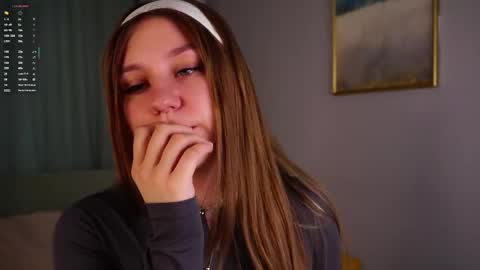 Mary online show from April 3, 1:36 am