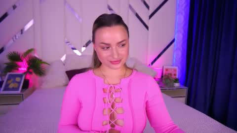 Snapshot of minifox_ chatting on October 11, 7:35 am minifox_ online show from October 11, 7:35 am