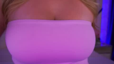 Snapshot of minifox_ chatting on September 29, 6:51 am minifox_ online show from September 29, 6:51 am