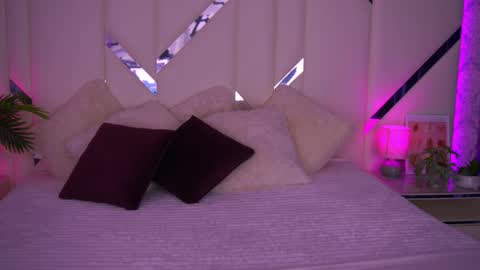 Snapshot of minifox_ chatting on September 28, 6:42 am minifox_ online show from September 28, 6:42 am