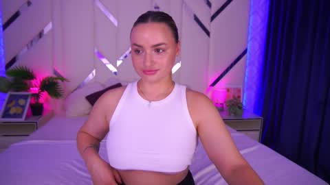 Snapshot of minifox_ chatting on October 1, 6:40 am minifox_ online show from October 1, 6:40 am