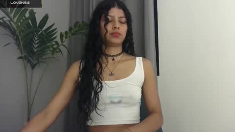 Snapshot of minikunis chatting on October 19, 11:18 pm Mini Mila Kunis ft Ashton Katchero. Follow me to stay in touch online show from October 19, 11:18 pm