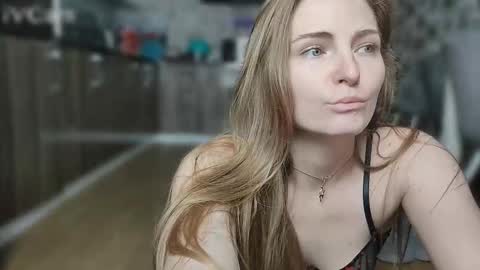 minimimi18 online show from December 2, 7:32 am