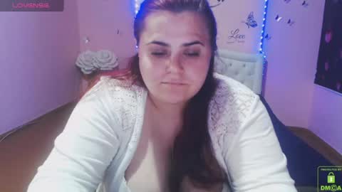 mira_cle_ online show from June 10, 9:41 am