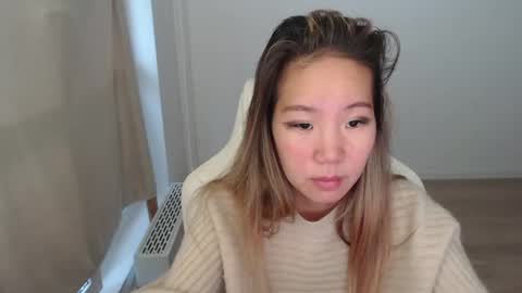 mira_g online show from November 11, 12:13 pm