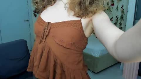 Emma online show from April 9, 6:13 pm