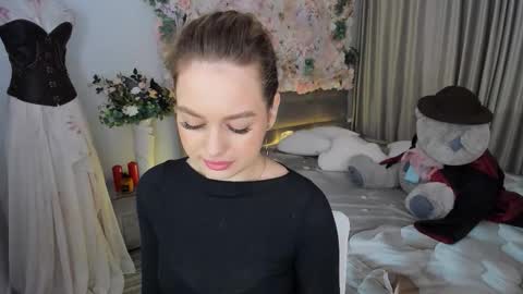 Emma online show from November 6, 7:42 pm