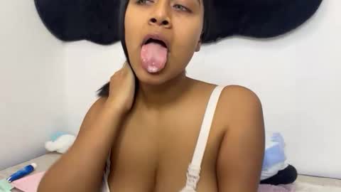 Snapshot of mirella_beck chatting on September 21, 4:44 am Mirella online show from September 21, 4:44 am