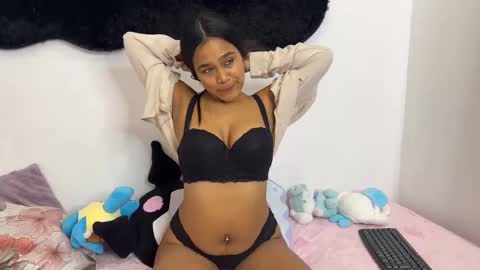 Snapshot of mirella_beck chatting on October 5, 3:44 am Mirella online show from October 5, 3:44 am