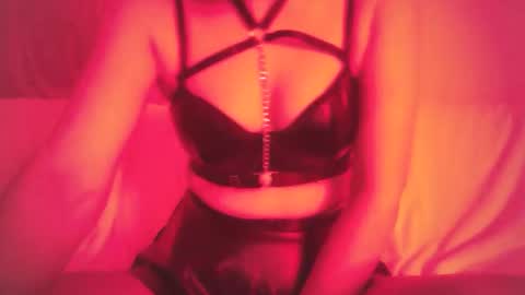 Mirra online show from October 11, 8:33 pm