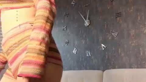 Lili online show from July 29, 10:04 am