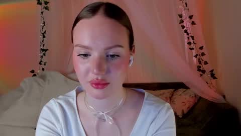 Snapshot of mish_ka3 chatting on February 8, 4:04 pm Misha online show from February 8, 4:04 pm