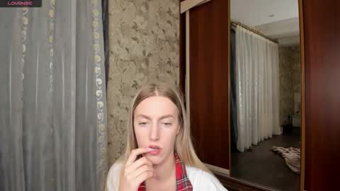 mishapallmer online show from November 26, 11:44 am