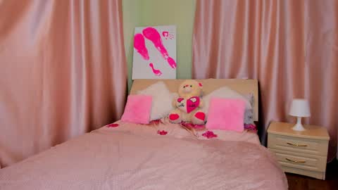 mishapallmer online show from June 5, 6:06 am
