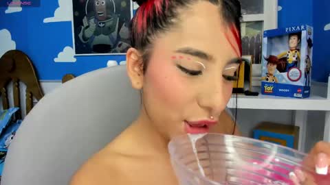 Snapshot of miss___allison chatting on February 13, 2:45 am Allison online show from February 13, 2:45 am