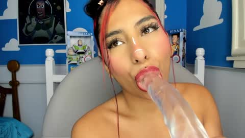 Snapshot of miss___allison chatting on February 3, 11:09 am Allison online show from February 3, 11:09 am