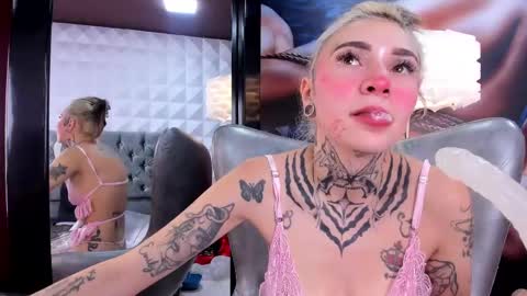Snapshot of miss___angel chatting on February 26, 6:25 pm miss___angel online show from February 26, 6:25 pm