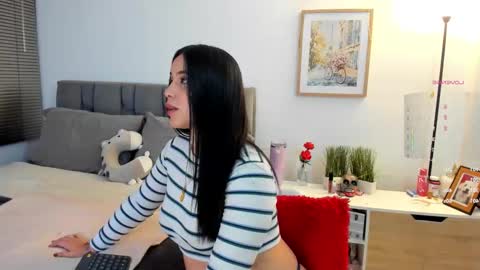 miss__jones_ online show from March 18, 11:32 pm