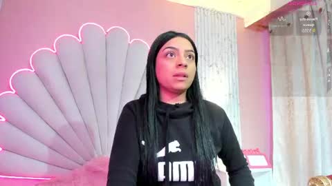 miss__star_ online show from July 14, 1:27 pm