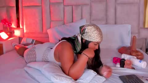 Miss Abigail  online show from November 5, 3:39 pm