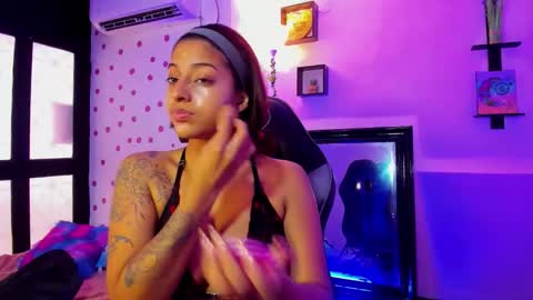 Snapshot of miss_akemi chatting on October 19, 2:08 pm Akemi 3 online show from October 19, 2:08 pm