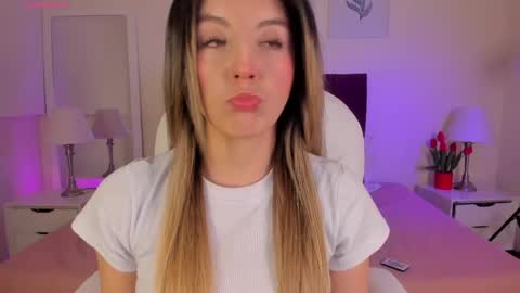 Amanda Reyes online show from May 28, 12:58 pm