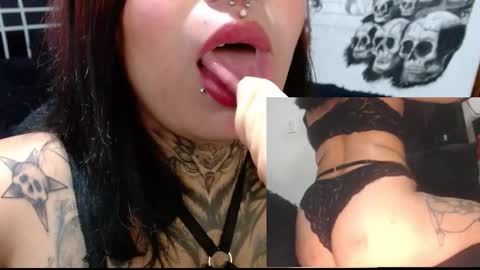 Snapshot of miss_clover chatting on February 14, 9:56 am miss_clover online show from February 14, 9:56 am