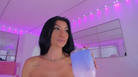 miss_diamond__ online show from April 4, 1:43 pm