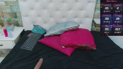 miss_evans_ online show from June 2, 3:24 pm