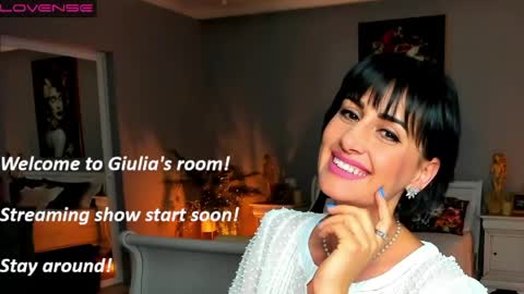 Miss Giulia online show from April 18, 9:58 pm