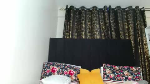 Miss Kiarrafit online show from January 31, 7:11 pm