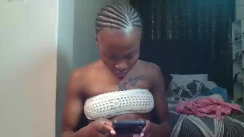 Miss Kiarrafit online show from February 2, 7:13 pm