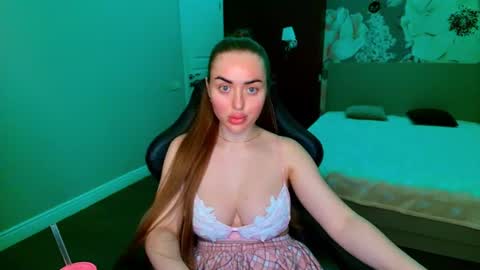 miss_kiten online show from June 12, 7:00 pm