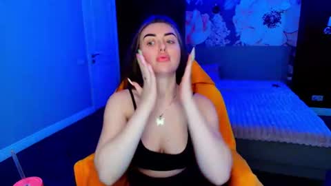 miss_kiten online show from June 22, 4:42 am