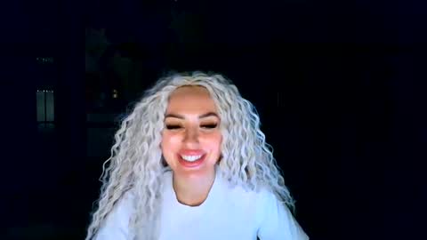 Snapshot of miss_kiten chatting on September 14, 6:28 pm miss_kiten online show from September 14, 6:28 pm