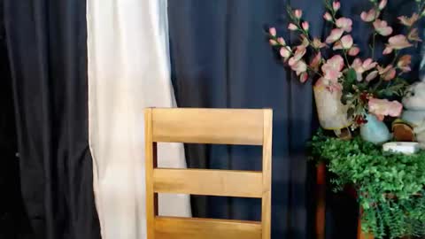 miss_kyrstyn online show from November 10, 3:18 pm