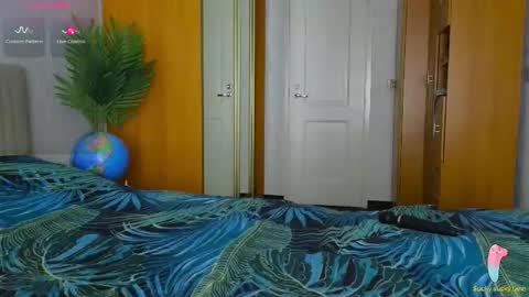 Laura online show from October 27, 10:33 am