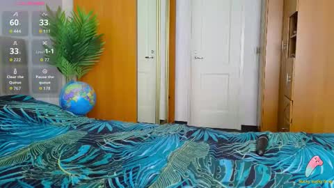 Snapshot of miss_leee chatting on September 25, 12:04 pm Laura online show from September 25, 12:04 pm