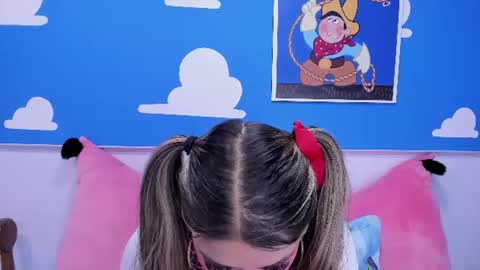 miss_lucyla online show from June 16, 11:00 am