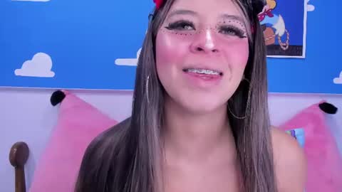 miss_lucyla online show from July 24, 11:08 am