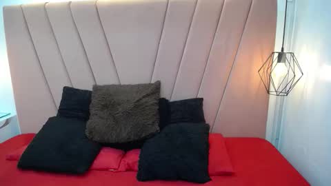 mia online show from September 11, 2:23 am