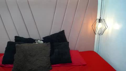 mia online show from September 10, 2:00 am