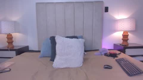 miss_milf_ online show from July 6, 8:00 pm