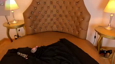 miss_stanfordd online show from July 24, 3:10 pm