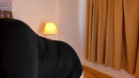 miss_stanfordd online show from July 28, 4:39 pm