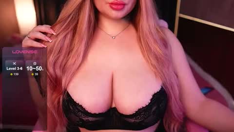 Snapshot of miss_tress_inna chatting on October 25, 6:15 pm Inna online show from October 25, 6:15 pm